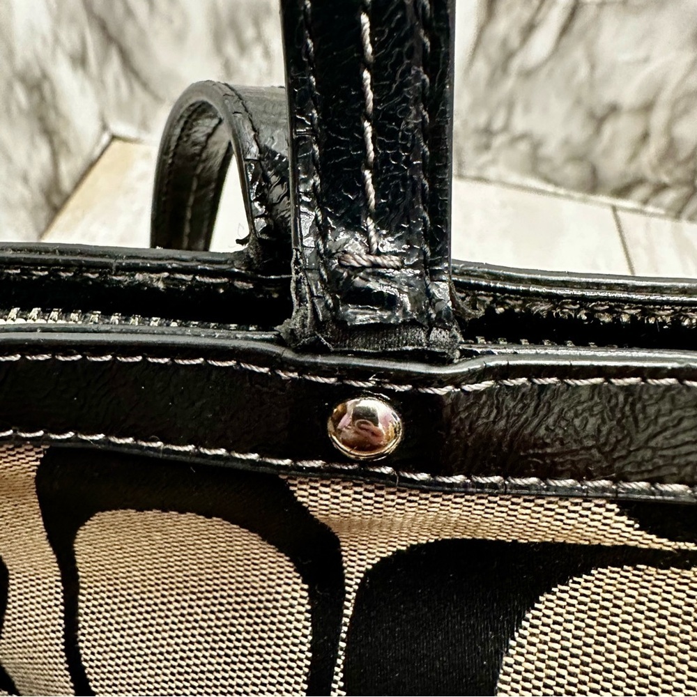 Coach Black and Cream Signature Tote Patent Leather Handles Trim Y2K  Classic - Picture 9 of 16
